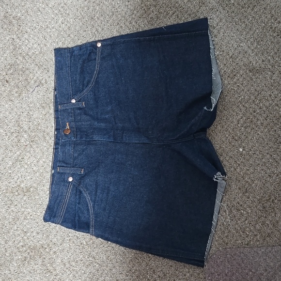 Cut off short shorts - Picture 1 of 3